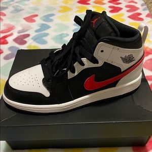 Air Jordan 1 Mid Black Chili Red White